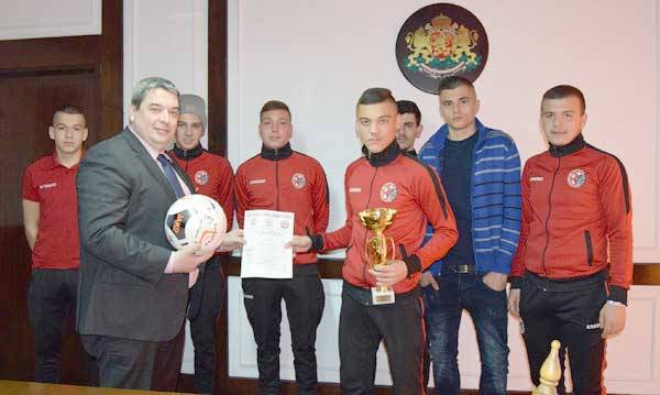 Спорт | Тренировъчен терен за школата е цел на Община Горна Оряховица