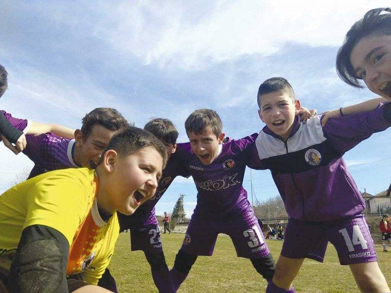 Спорт | Етърци с две победи по 3:0  над “Локо” (ГО) на Футбол 7 и 9