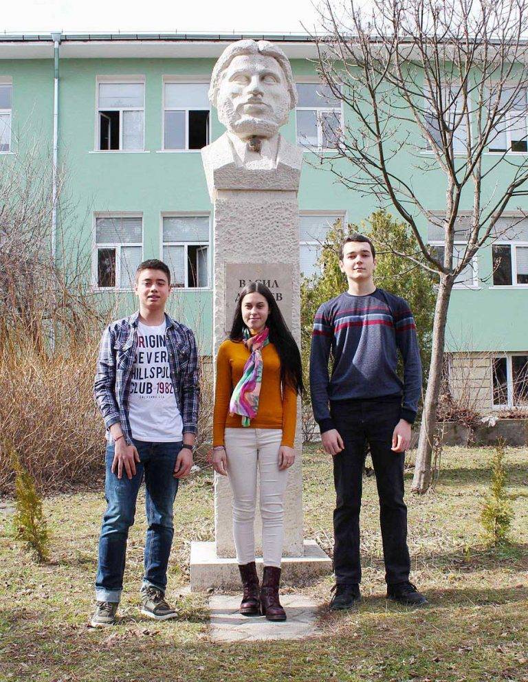 Култура | Злата Кула от ПМГ е трета на националната олимпиада по руски