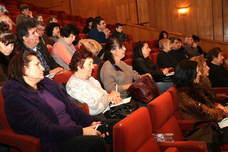 Даниел Панов отличи работата на 71 любителски формации, спечелили награди