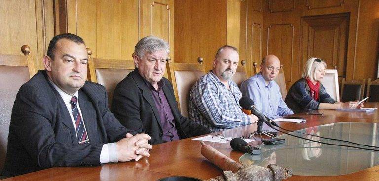 Пари и власт | Общинари и експерти са категорични: “Няма проблем  с водопровода  в старата част”