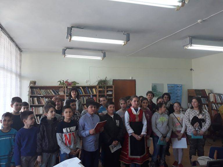 Ученици от СУ „Николай Катранов“ гостуваха на градската библиотека в Свищов