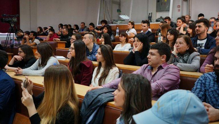 Д-р Милен Врабевски сподели своята лична формула за успеха със студенти от ВТУ