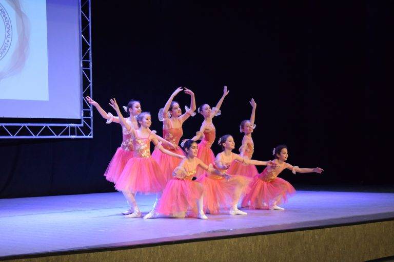 Горещи новини | “Виргиния балет” с  куп отличия в Русе