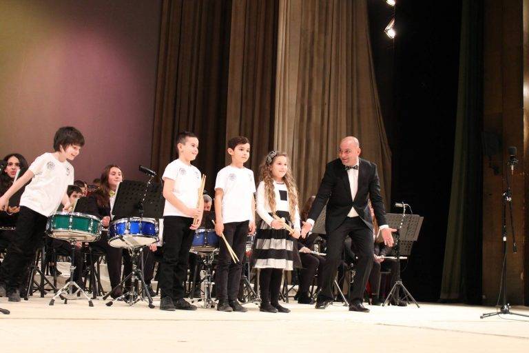 Оркестърът на СУ “Емилиян Станев” и Биг бендът на Велико Търново изнесоха съвместен концерт