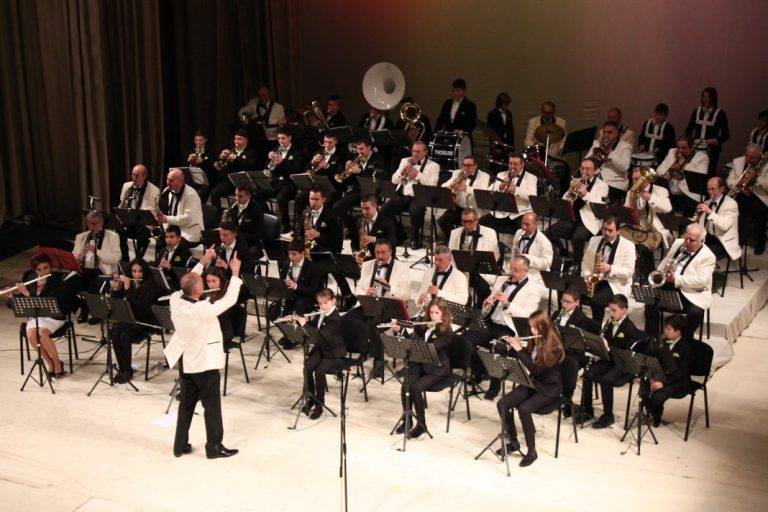 Оркестърът на СУ “Емилиян Станев” и Биг бендът на Велико Търново изнесоха съвместен концерт