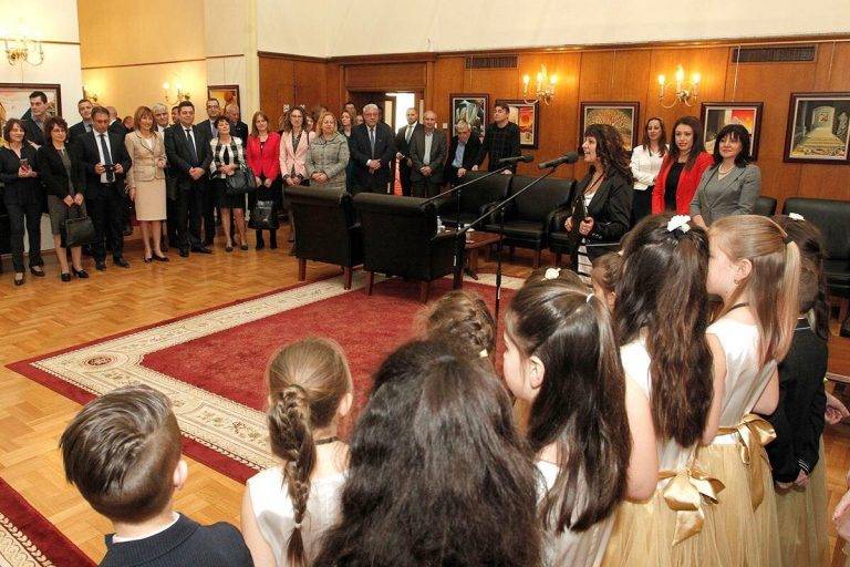 Талантливи великотърновски деца с вълнуващ концерт в Народното събрание