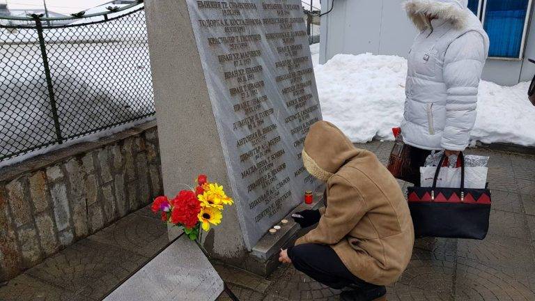 В Свищов си спомниха с тъга за жертвите при голямото земетресение през 1977 година