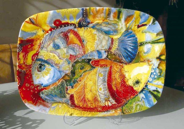 Феерия от цветове върху стъкло създава художничката Миглена Николова