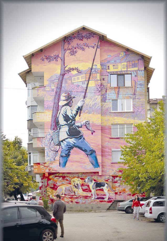 Гигантски стенописи на Дамян Бумбалов украсяват фасадите на сгради
