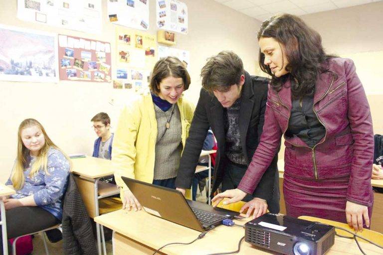 Горещи новини | Луи Поазо и Катя Рамос избраха Велико Търново,  за да учат български език и традиционни занаяти