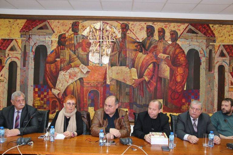 Горещи новини | Във ВТУ представиха сборник от  поредицата “Из архивите на ДС”