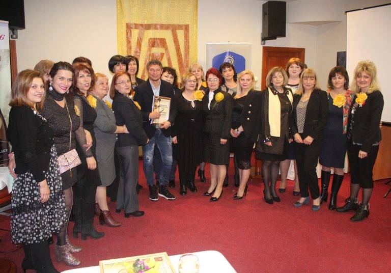 Красимир Балъков стана  “Кавалер на жълтата роза”