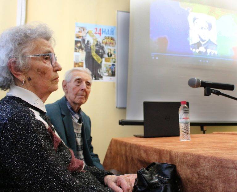 Горещи новини | Ветерани от Втората световна война  гостуваха в СУ “Вела Благоева”