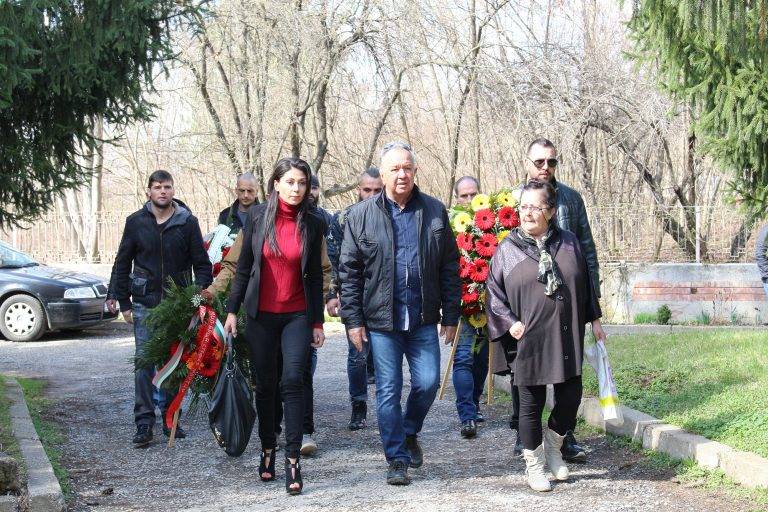 4 години след смъртта на Емил Шарков, неговият убиец още не е започнал да изплаща кръвнината