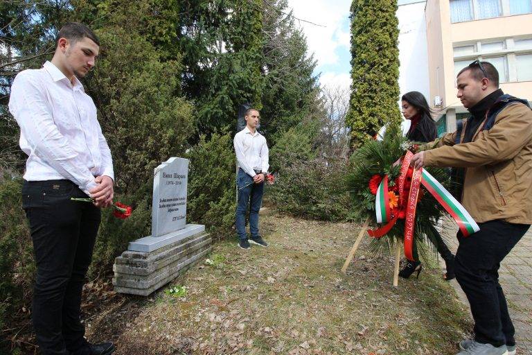 Горещи новини | 4 години след смъртта на Емил Шарков, неговият убиец още не е започнал да изплаща кръвнината