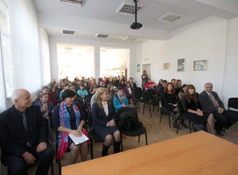 Горещи новини | Консултанти по кариерно развитие  съветваха търновски ученици