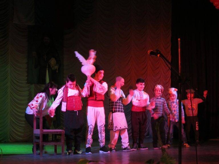 Най-голямото лясковско училище отпразнува патронния си празник