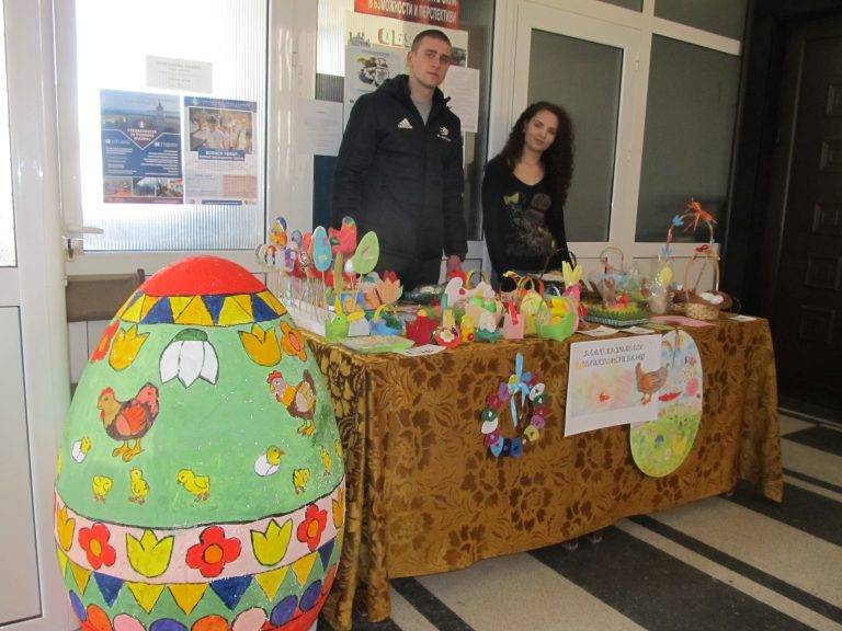 Лазарки пяха и благославяха в Община Лясковец