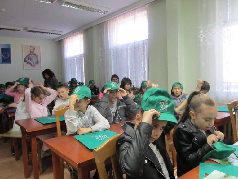 Инициативата „Лесовъд за един ден” проведоха в лясковското училище „Максим Райкович”