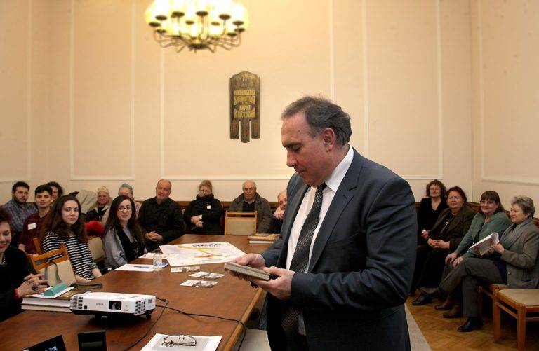 Представиха в националната библиотека търновския театър и книгата на актьора Иван Митев