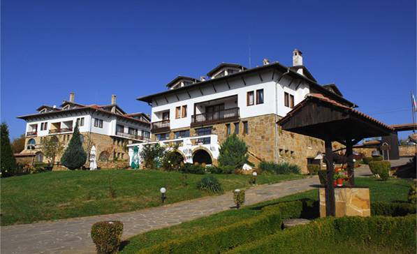 Общество | Хотелите с празнични  изненади за Трети март