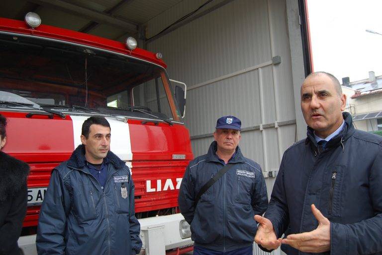 Цветан Цветанов в с. Овча могила:  ГЕРБ винаги подкрепя инициативите на местната власт и кметовете