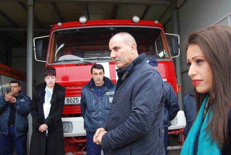 Цветан Цветанов в с. Овча могила:  ГЕРБ винаги подкрепя инициативите на местната власт и кметовете