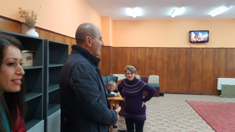 Цветан Цветанов в с. Овча могила:  ГЕРБ винаги подкрепя инициативите на местната власт и кметовете