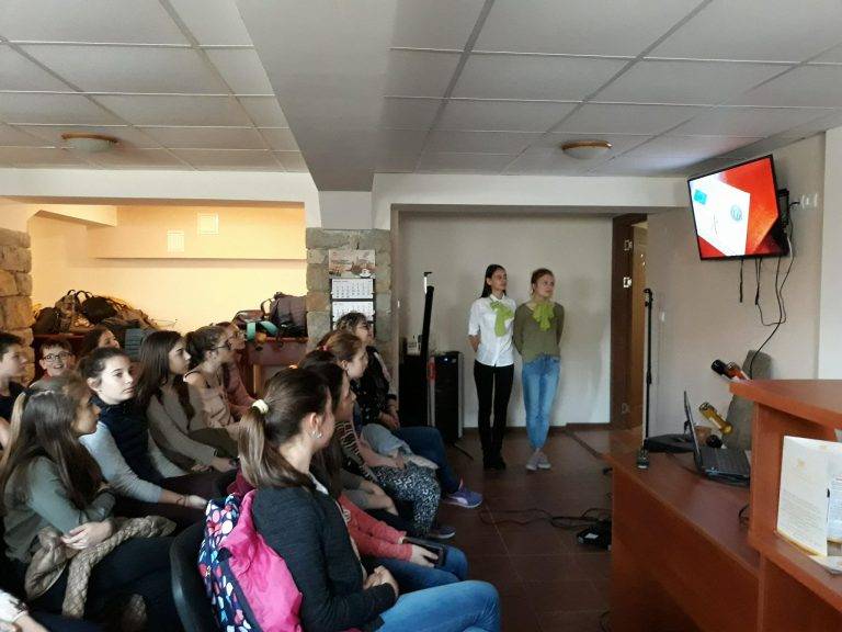 В гимназия по туризъм се учат на чистота и култура на родния език