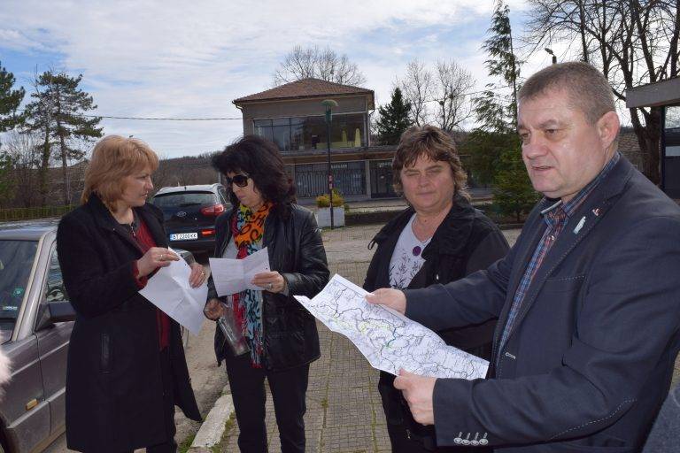 Ще се търси финансиране за основен ремонт на пътя Стражица – Ново градище