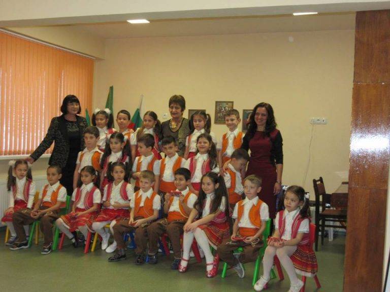 С празничен спектакъл децата от група “Звездички” на ДГ „Елена Грънчарова“ посрещат 3 март