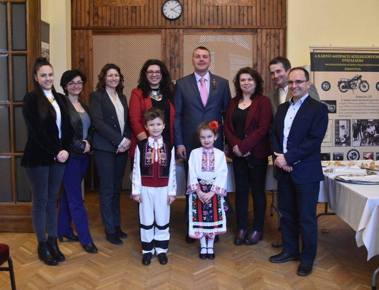 Горещи новини | Най-големият туристически портал в Унгария  рекламира Велико Търново