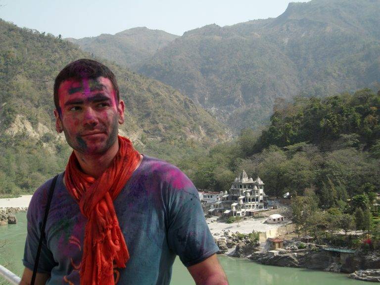 Пътешественикът Мартин Пазарджиев  гостува на млади географи от ВТУ