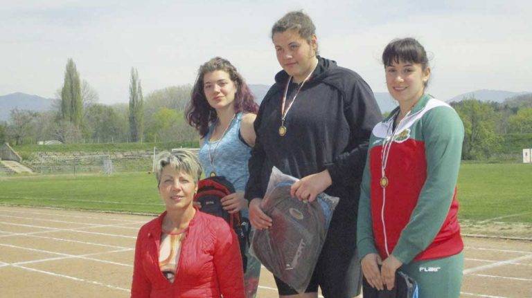 Спорт | Пламена Владимирова постигна сребро  и личен резултат на турнир в Казанлък