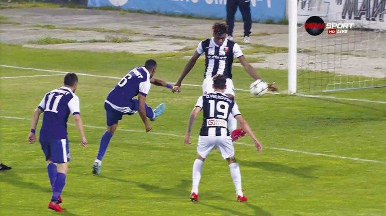 Спорт | “Етър” отстъпи с 1:0 в Пловдив, Балъков изригна срещу реферите