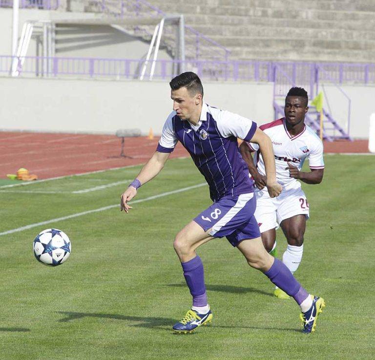 Спорт | “Етър” обърна с 4:2 “Септември” с  10 души, Почански вкара гол № 1000