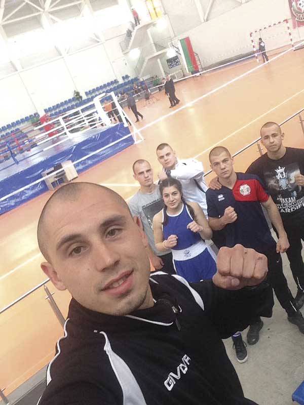 Спорт | Боксьорите на “Ивайло” с три медала