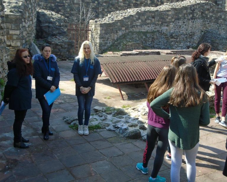 20 ученици от Езикова гимназия се състезаваха във Франкофонско рали на Царевец