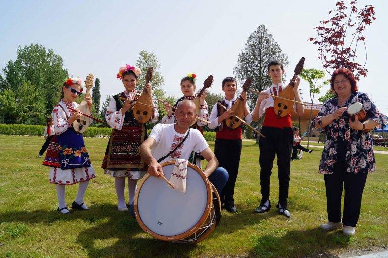 Горещи новини | Гъдуларчетата на Веска Илиева  обраха наградите в Русе и Пловдив