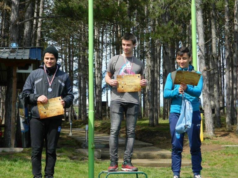 Горещи новини | Търновските пещерняци  с ново златно отличие