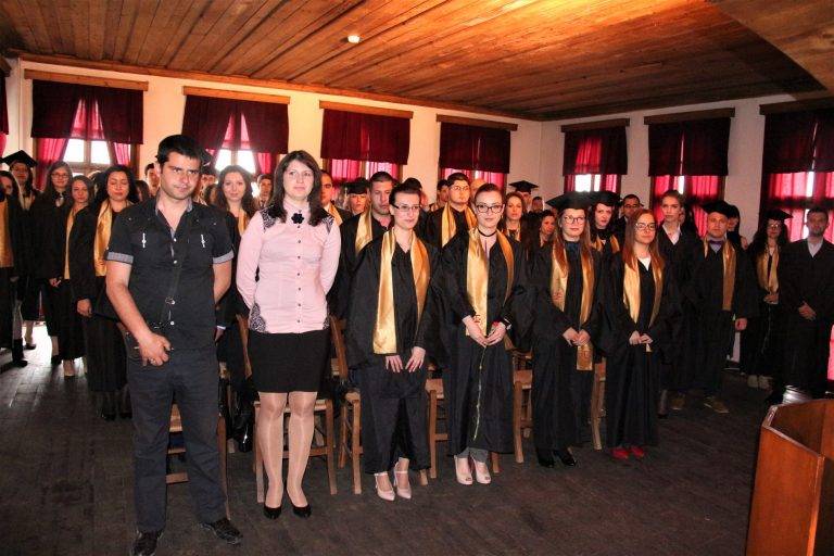 Горещи новини | 101 абсолвенти по право  от ВТУ получиха дипломи