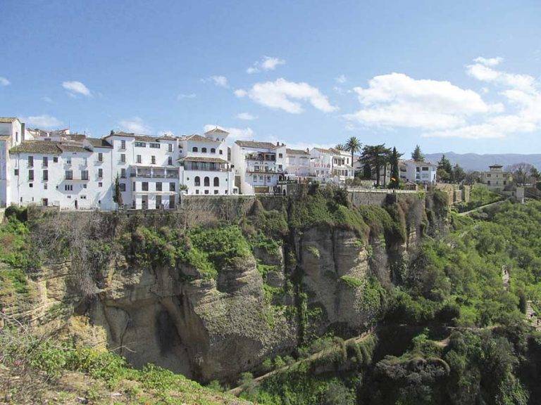 Общество | Андалусия – фламенко, вино, хамон и  дъх на портокали…