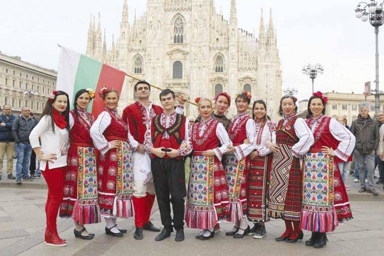 Култура | Търновката Евгения Цанева и формация “Ритмика” популяризират българския фолклор в Милано