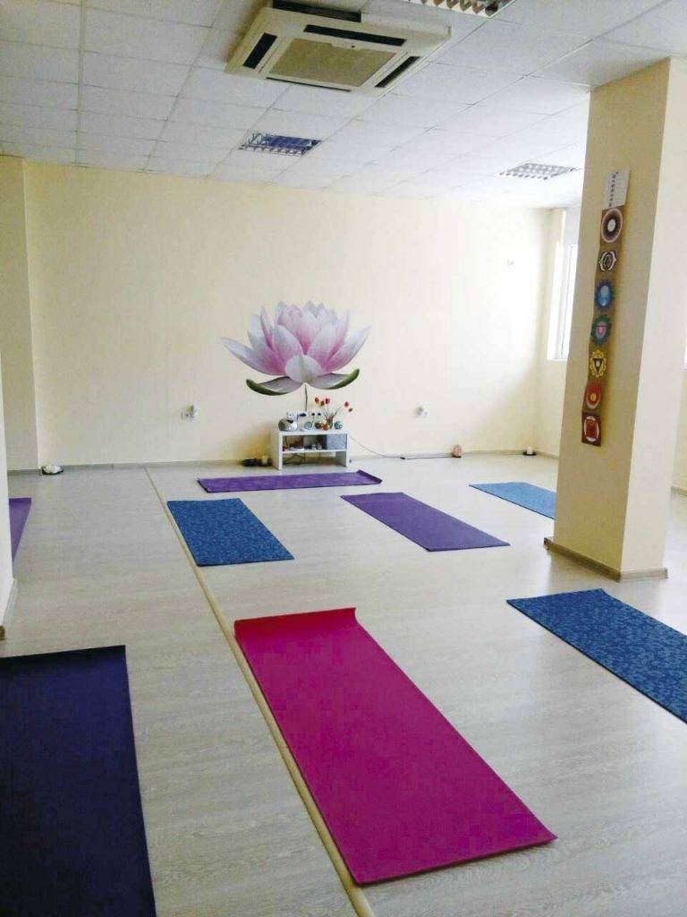 Индийски професор по йога  гостува в клуб “Здраве, здравей”