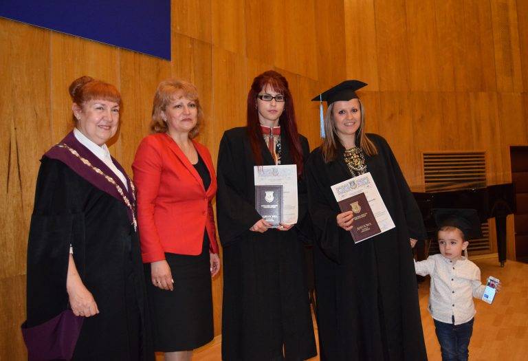 Горещи новини | Световният шампион Христомир Христов и съпругата му са отличници на Педагогическия факултет