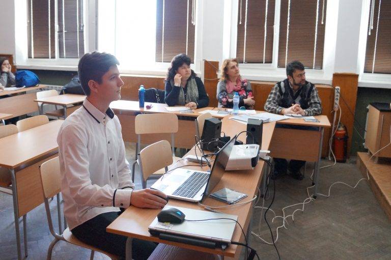 Осем ученици от ПМГ стигнаха до финалите на национални олимпиади