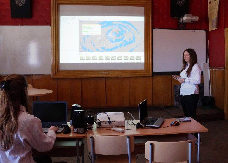 Осем ученици от ПМГ стигнаха до финалите на национални олимпиади