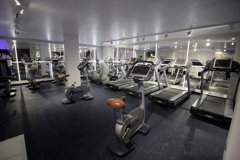 Звезден блясък при откриването  на новия „Fitness & Spa-Club17“