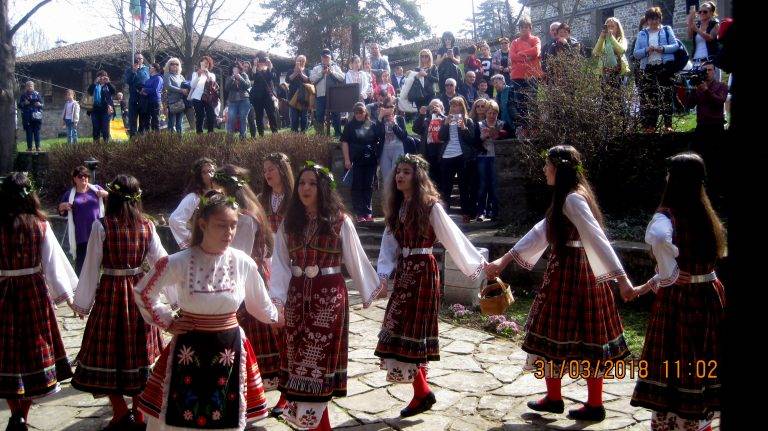 Горещи новини | Традиционни обичаи и занаяти оживяха на Лазаровден в Елена